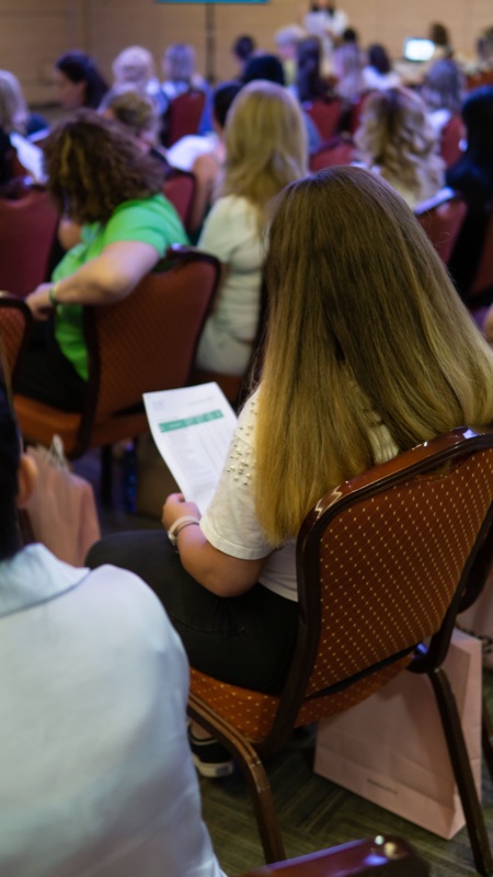 Sala plină la seminar